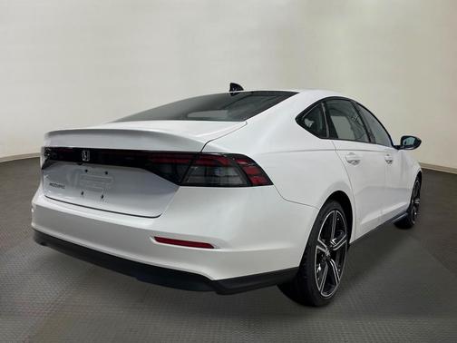 Platinum White Pearl 2026 Honda Accord SE