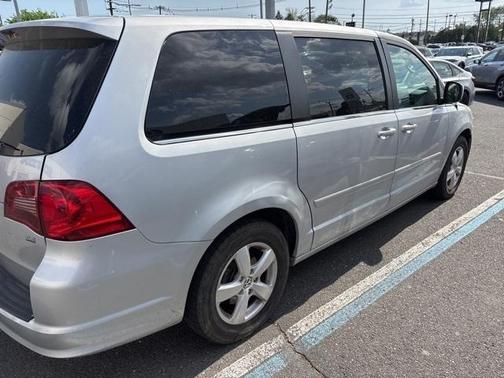 2010 Volkswagen Routan SE