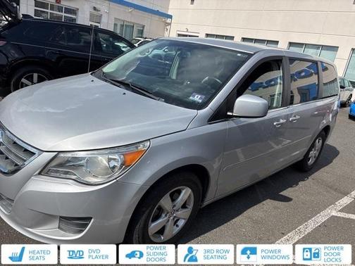 2010 Volkswagen Routan SE