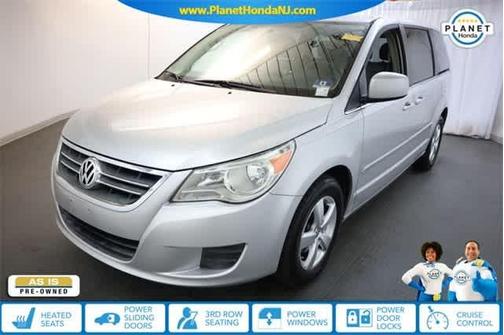 2010 Volkswagen Routan SE