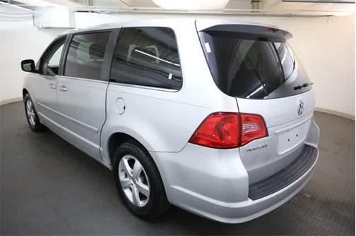 2010 Volkswagen Routan SE