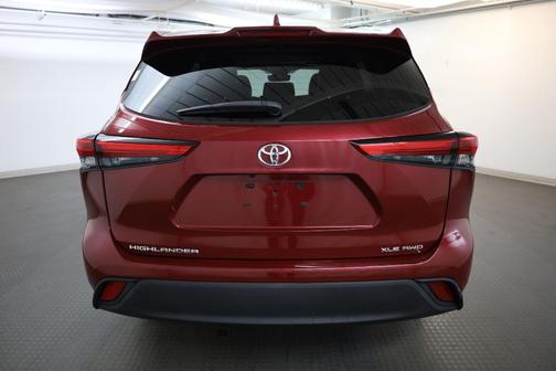 Pearl 2021 Toyota Highlander XLE