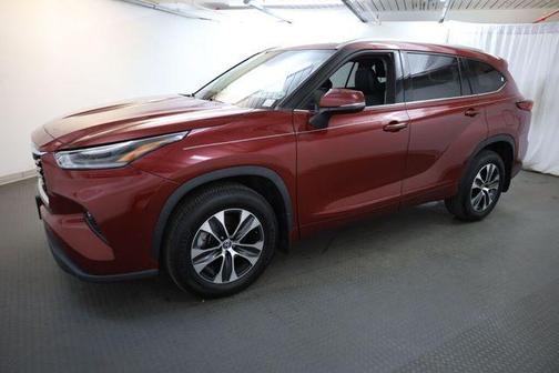 Pearl 2021 Toyota Highlander XLE
