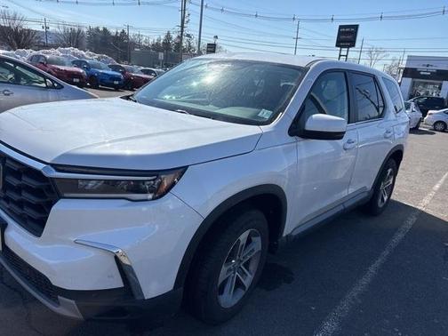 2023 Honda Pilot EX-L 8-Passenger