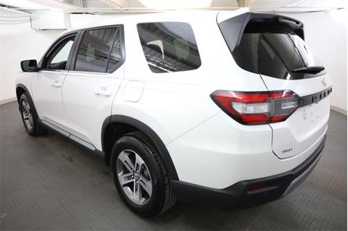 2023 Honda Pilot EX-L 8-Passenger