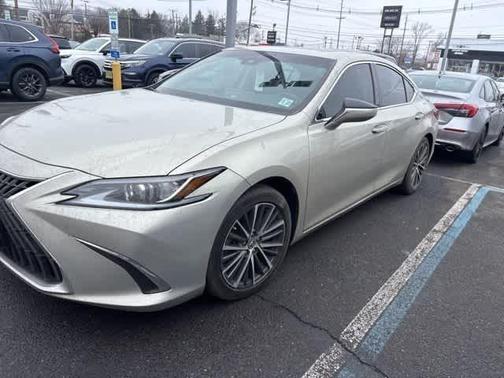 2022 Lexus ES 350 Base