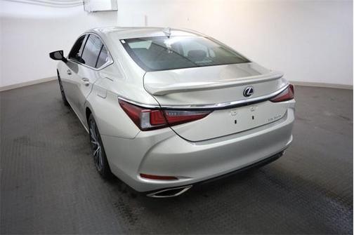 2022 Lexus ES 350 Base