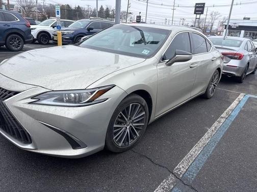 2022 Lexus ES 350 Base