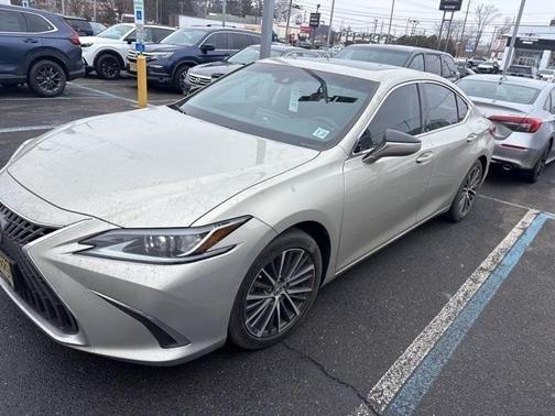 2022 Lexus ES 350 Base
