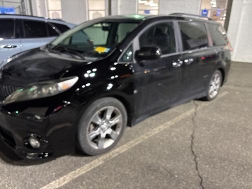 2014 Toyota Sienna SE