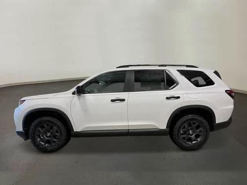 Platinum White Pearl 2026 Honda Pilot TrailSport