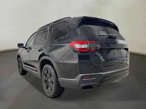 Crystal Black Pearl 2026 Honda Pilot Black Edition