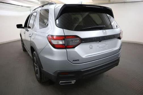 Lunar Silver Metallic 2024 Honda Pilot Sport
