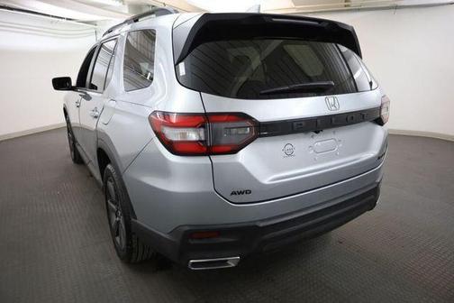 Lunar Silver Metallic 2024 Honda Pilot Sport
