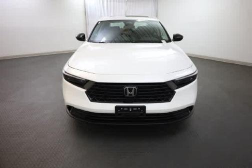 Platinum White Pearl 2026 Honda Accord SE