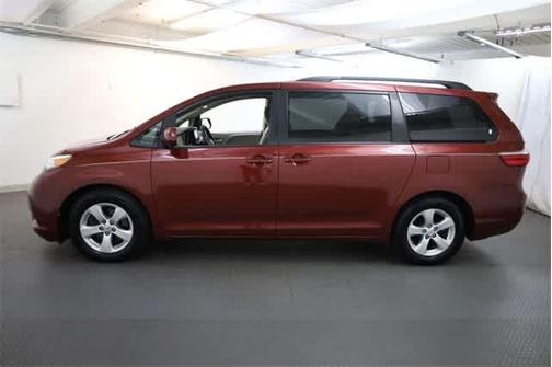 2015 Toyota Sienna LE
