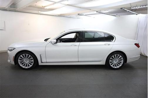 2020 BMW 740 i xDrive