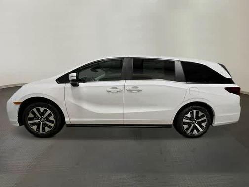 Platinum White Pearl 2026 Honda Odyssey EX-L