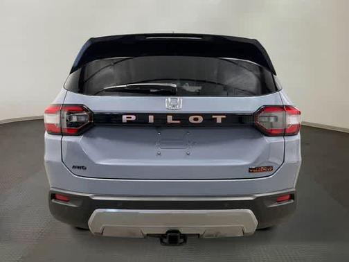Sonic Gray Pearl 2026 Honda Pilot TrailSport