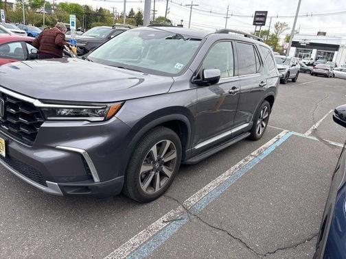 NH 797MV / MODERN 2023 Honda Pilot Elite