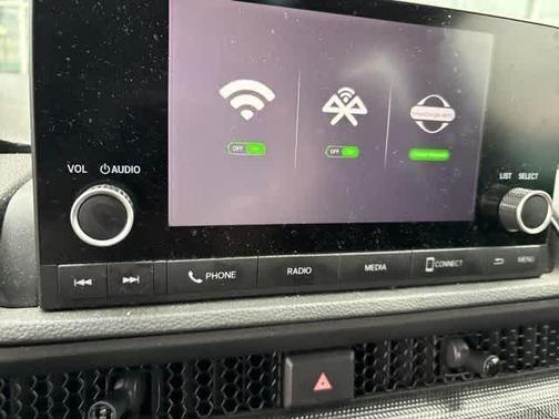 B 575P / STILL NI 2024 Honda CR-V LX