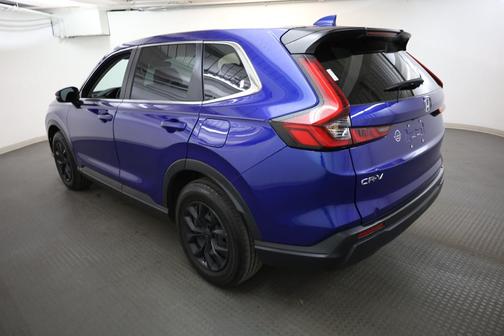 B 575P / STILL NI 2024 Honda CR-V LX