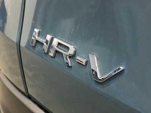 Pearl 2027 Honda HR-V LX