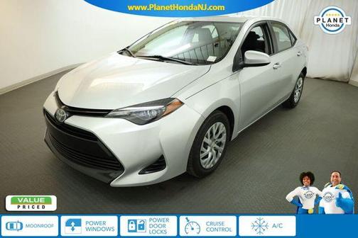 Classic Silver Metallic 2017 Toyota Corolla LE