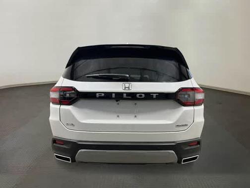 Platinum White Pearl 2026 Honda Pilot Touring