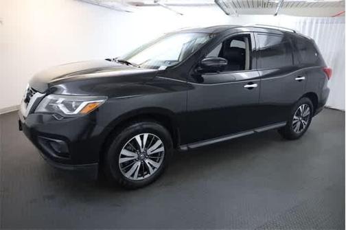 2017 Nissan Pathfinder SL