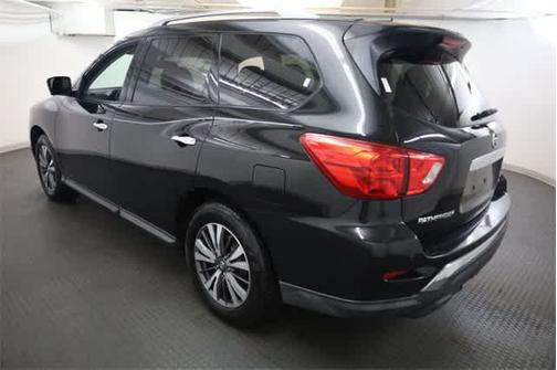 2017 Nissan Pathfinder SL