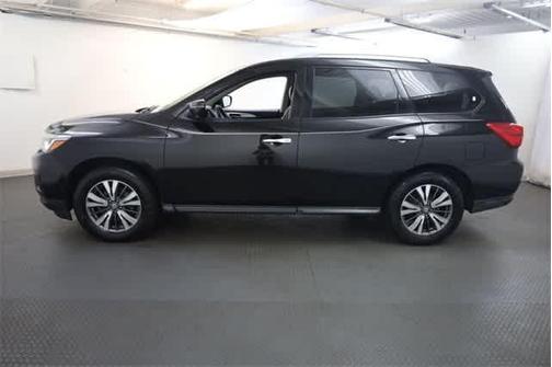 2017 Nissan Pathfinder SL