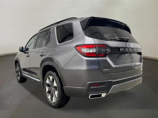 Modern Steel Metallic 2026 Honda Pilot Elite