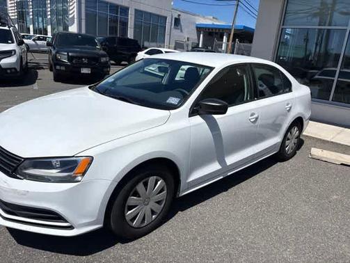 Pure White 2015 Volkswagen Jetta 2.0L S