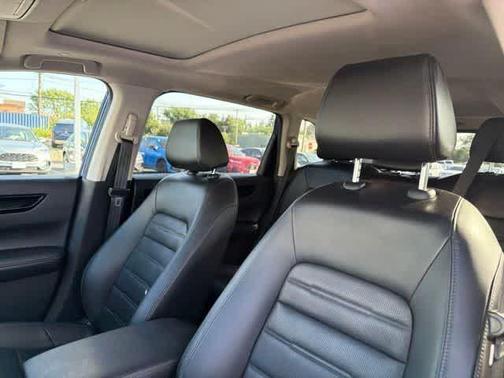 B 575P / STILL NI 2023 Honda CR-V EX-L