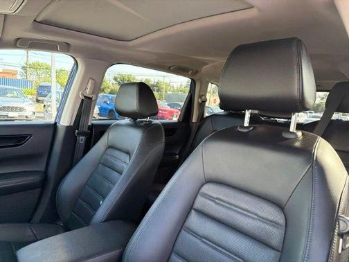 B 575P / STILL NI 2023 Honda CR-V EX-L
