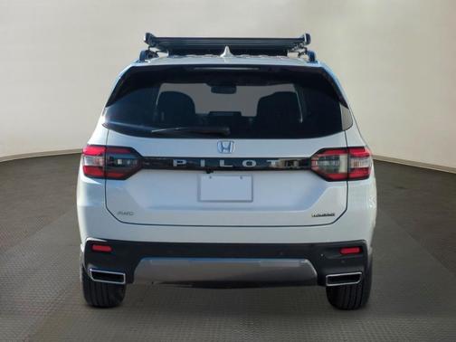 Platinum White Pearl 2026 Honda Pilot Touring