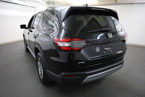 2023 Honda Pilot EX-L 8-Passenger