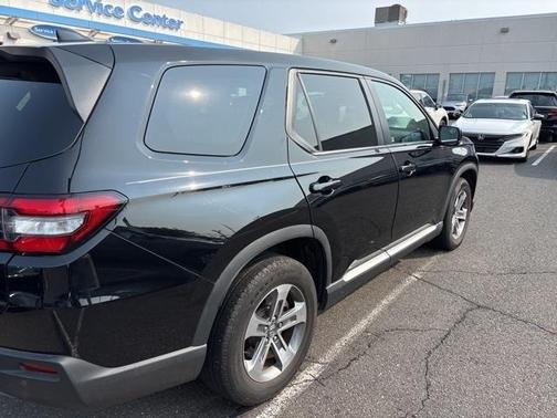 2023 Honda Pilot EX-L 8-Passenger