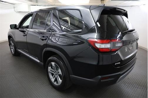 2023 Honda Pilot EX-L 8-Passenger