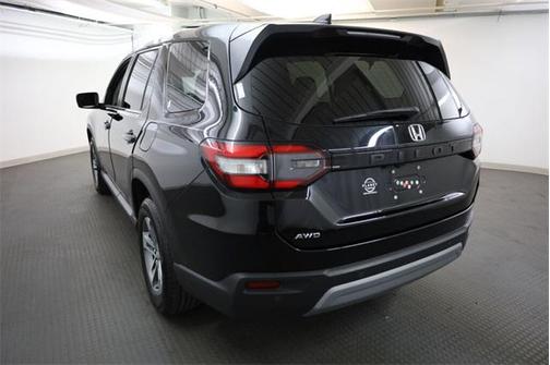 2023 Honda Pilot EX-L 8-Passenger