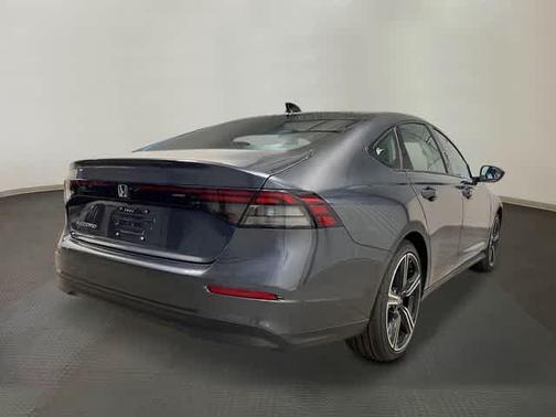 Meteorite Gray Metallic 2026 Honda Accord SE