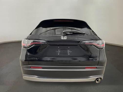 Crystal Black Pearl 2027 Honda HR-V Sport