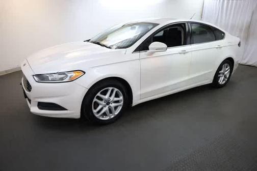 White 2014 Ford Fusion SE
