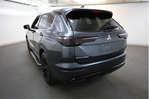 2024 Mitsubishi Outlander SE Black Edition