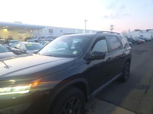 2023 Honda Pilot TrailSport