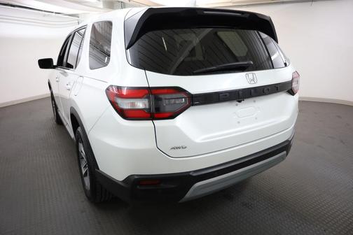 2023 Honda Pilot EX-L 8-Passenger