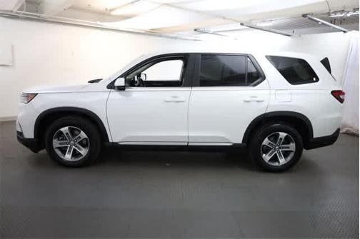 2023 Honda Pilot EX-L 8-Passenger