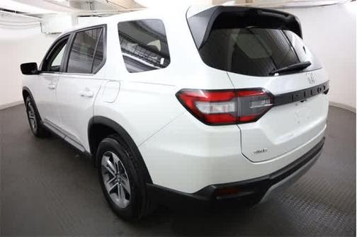 2023 Honda Pilot EX-L 8-Passenger