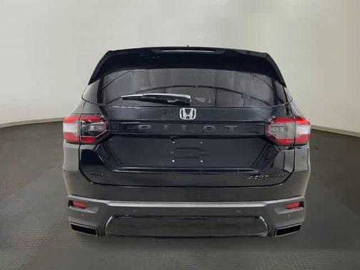 Crystal Black Pearl 2026 Honda Pilot Black Edition